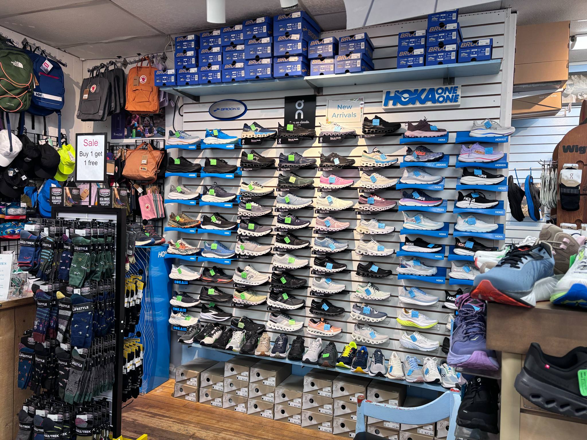 Shoe wall